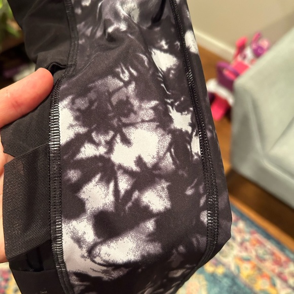 Lululemon rise and flow pant full on luxtreme - Picture 13 of 14